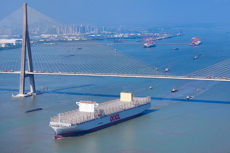 130米長的貨運船箱130米長的貨運船箱有多重