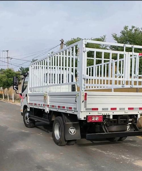 貨運拉活物貨車活體運輸