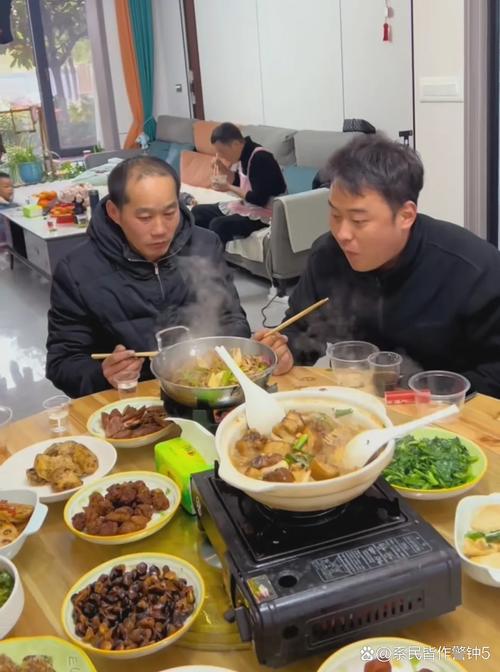 貨運(yùn)大叔吃飯貨運(yùn)大叔吃飯視頻大全