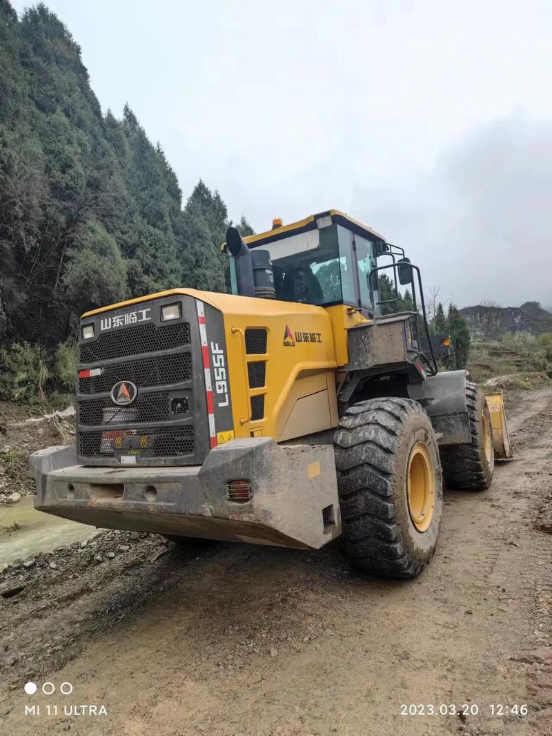 物流貨運鏟車物流貨運鏟車圖片