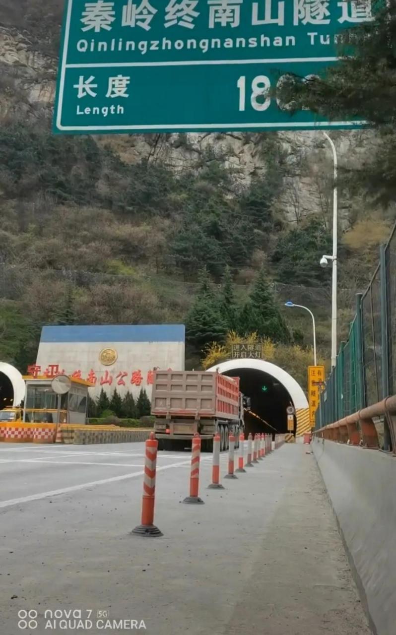 卡車貨運隧道卡車貨運隧道限速多少