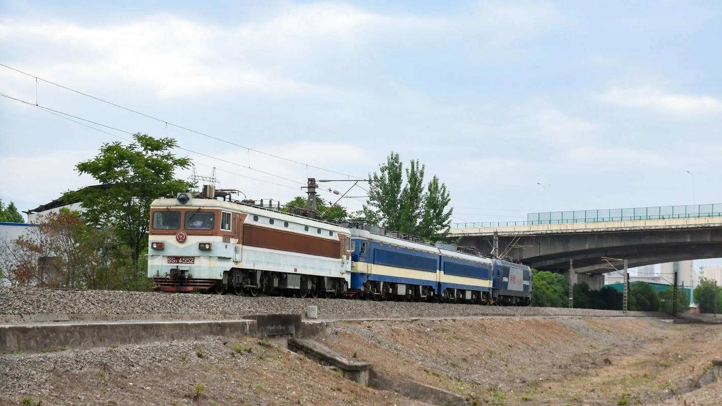 租用貨運(yùn)鐵路租用貨運(yùn)鐵路的車輛