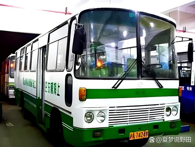 大型貨運客車大型貨運客車圖片