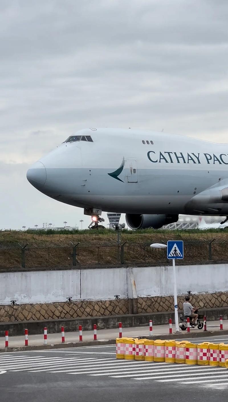 747貨運機隊747-8貨機