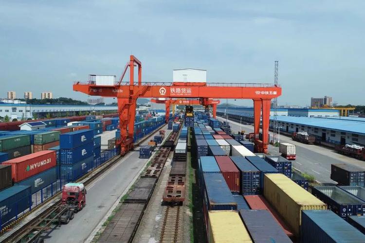 貨運公路列車貨運公路列車圖片大全